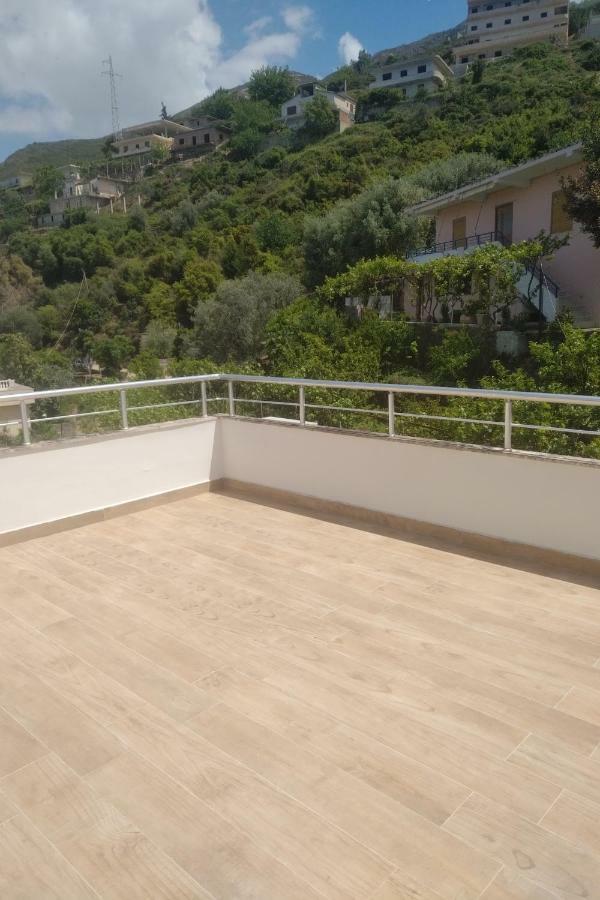 Deluxe Sea Apartment Vlorë Exterior foto